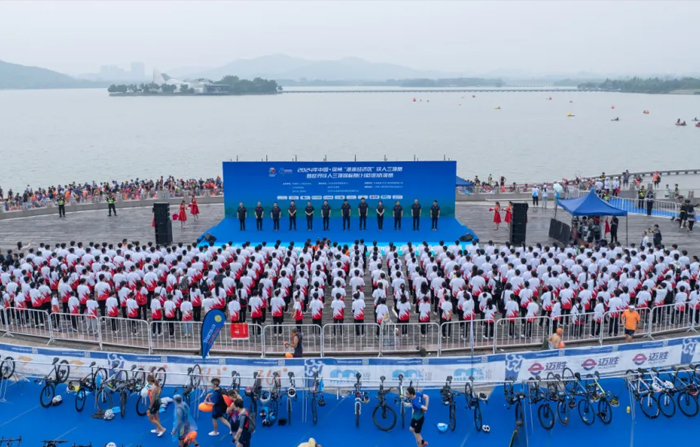 321体育直播下载app,[图]交大参加2007年海峡两岸及港澳地区大学生龙舟赛